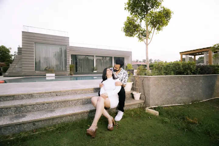 Pre-wedding shoot in Gurgaon and Delhi NCR by Chirag Photo World