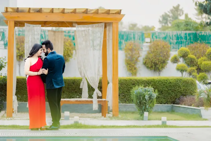Pre-wedding shoot in Gurgaon and Delhi NCR by Chirag Photo World