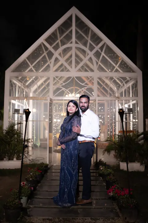 Pre-wedding shoot in Gurgaon and Delhi NCR by Chirag Photo World