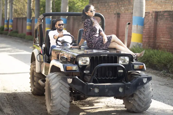 Pre-wedding shoot in Gurgaon and Delhi NCR by Chirag Photo World