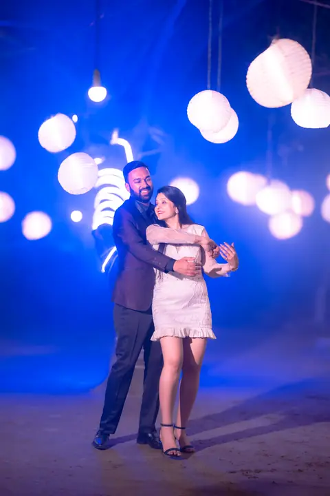 Pre-wedding shoot in Gurgaon and Delhi NCR by Chirag Photo World